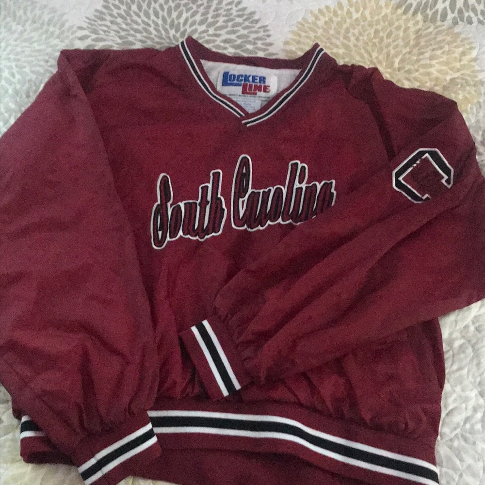 I’m selling a USC sweatshirt.